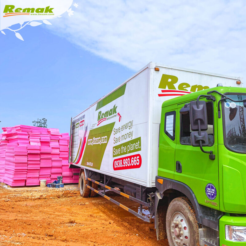 Tiếng Ồn Vượt Chuẩn Có Thể Bị Phạt Tới 160 Triệu Đồng Theo Quy Định Mới Từ 15/12/2025 6 Xốp XPS foam của Remak là một trong những vật liệu cách âm chống ồn hàng đầu trên thị trường