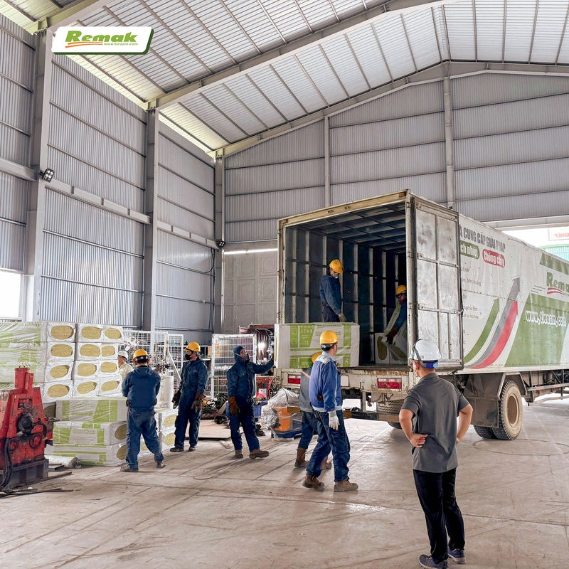 Bông khoáng Remak T100 – Giải pháp 3-trong-1 cách âm cách nhiệt chống cháy cho nhà máy xử lý rác không phát thải đầu tiên tại Việt Nam! 8 Bông khoáng chống cháy Remak được xếp vào nhóm vật liệu xanh bền vững