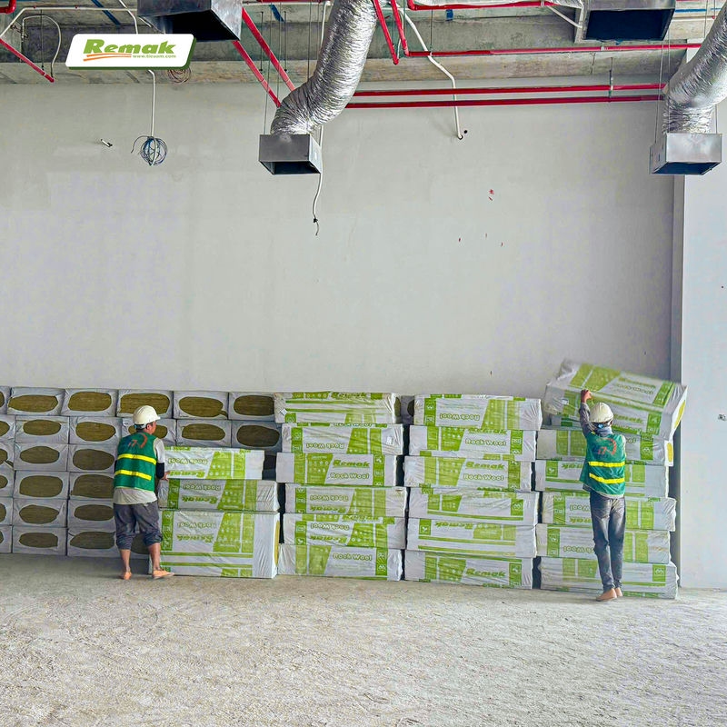 Bông Khoáng Remak® Rock wool – Giải Pháp Cách Âm, Cách Nhiệt, Chống Cháy Số 1 Cho Trung Tâm Thương Mại Vinhomes Vũ Yên 6 Bông Khoáng Remak® Rock wool đánh bại các đối thủ khác nhờ hiệu suất cao, chịu nhiệt tốt, bền bì và giá cả phải chăng