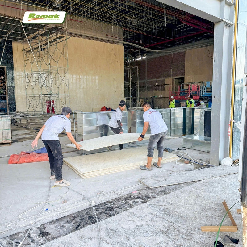 Tấm Tiêu Âm Len Gỗ Remak® Woodwool – Vật Liệu Tiêu Âm Số 1 Cho Hội Trường Và Trung Tâm Hội Nghị 7 Tấm tiêu âm len gỗ len gỗ tiêu âm Remak® Woodwool có thể phun màu sơn lên bề mặt mà không ảnh hưởng đến khả năng hấp thụ âm