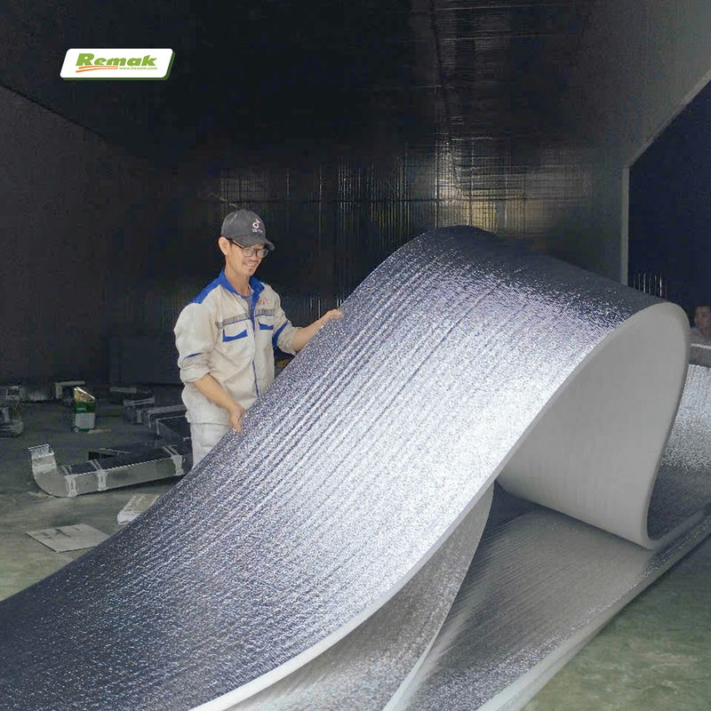 Tấm xốp cách nhiệt PE Foam mặt bạc Remak – Giải pháp bảo ôn số 1 cho hệ thống HVAC nhà máy 8 Xốp bảo ôn cách nhiệt điều hoà mặt bạc Remak® PE-OPP đa dạng kích thước và chủng loại